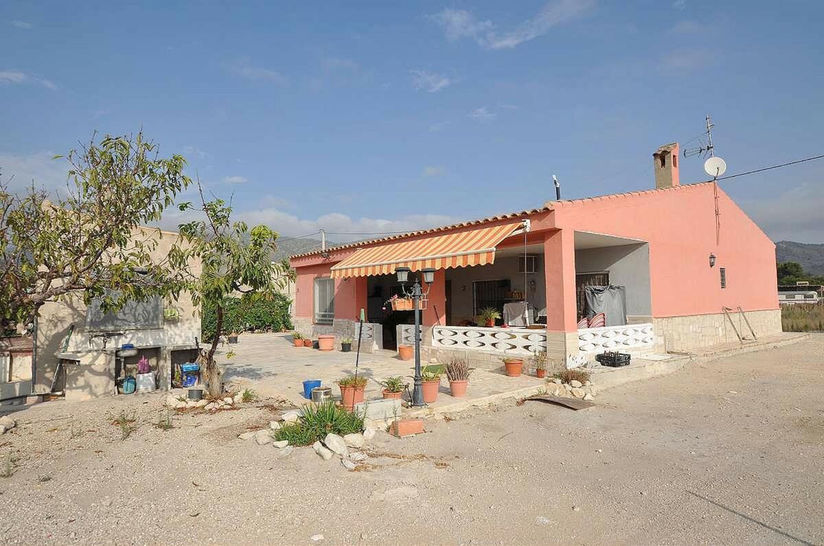 Villa de 4 dormitorios en Salinas